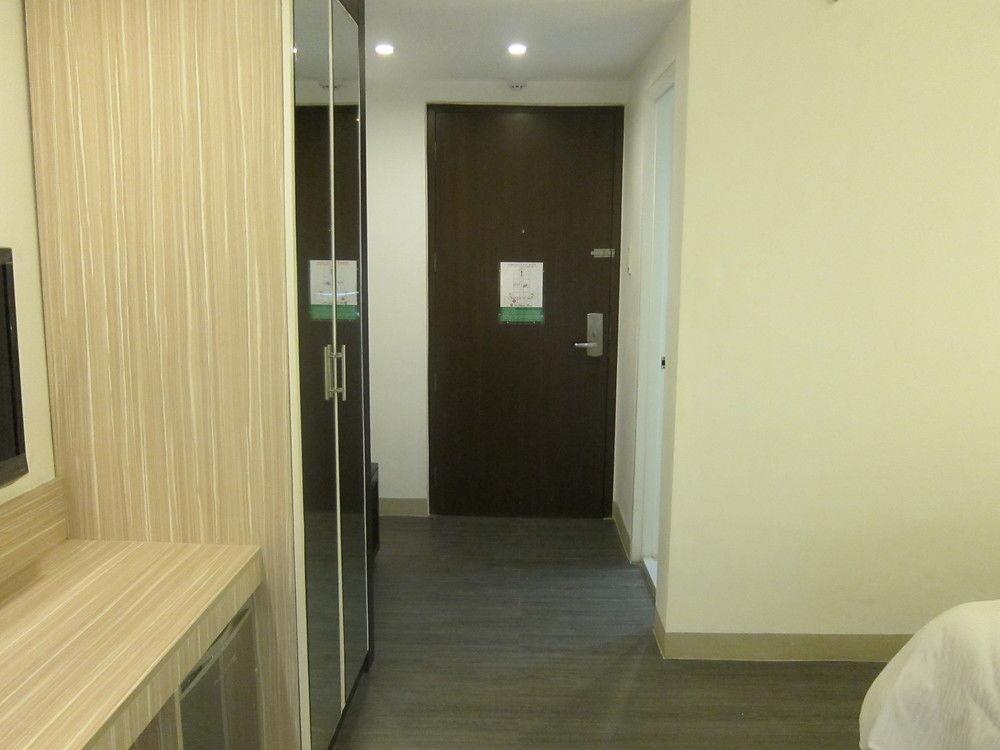 马卡蒂 察特豪斯旅馆酒店 外观 照片